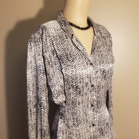 1980s Vintage Nicola Satin Button Down Blouse - Picture 4 of 4